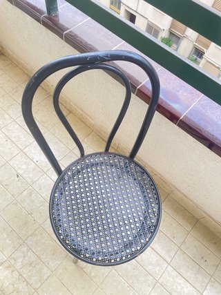 4 Sillas de terraza metálicas negras redondas