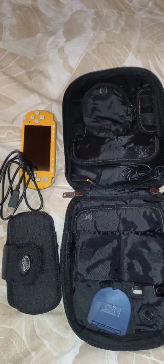 PSP 2004 Amarilla Edición de los Simpsons