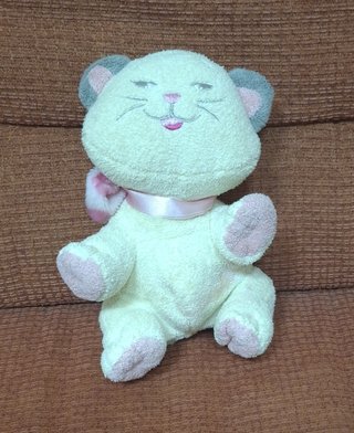 Peluche de gato suave color crema