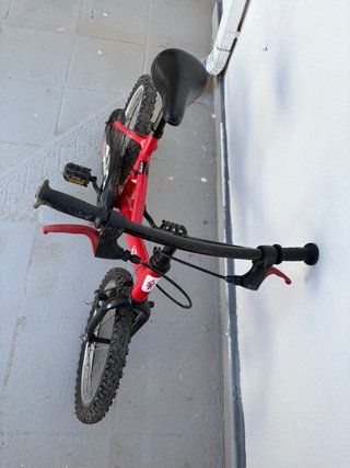 Bicicleta infantil roja BTWIN
