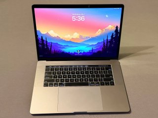 APPLE MacBook Pro 15 2018 i7 16GB 1024GB Radeon
