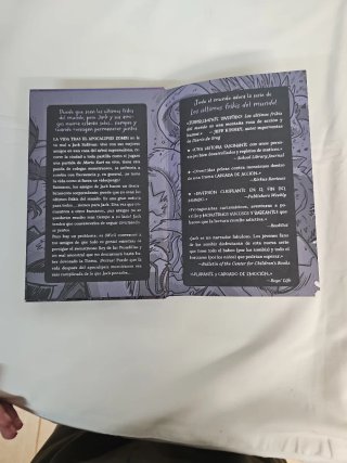 Los Ultimos Frikis del Mundo Y El Rey de Las Pe...