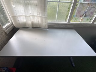 Mesa de escritorio para despacho