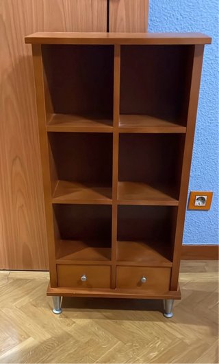 Estantería de madera con 2 cajones