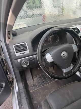Volkswagen Golf 2004