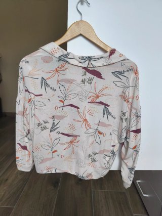Camisa estampada beige y multicolor