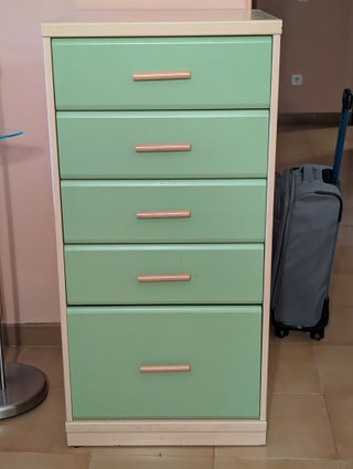 Cajonera verde y beige