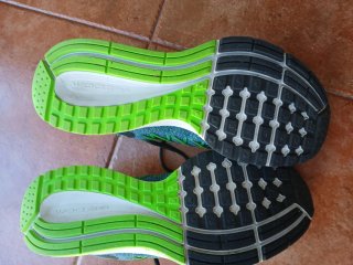 Tenis Nike Running Verde y Azul