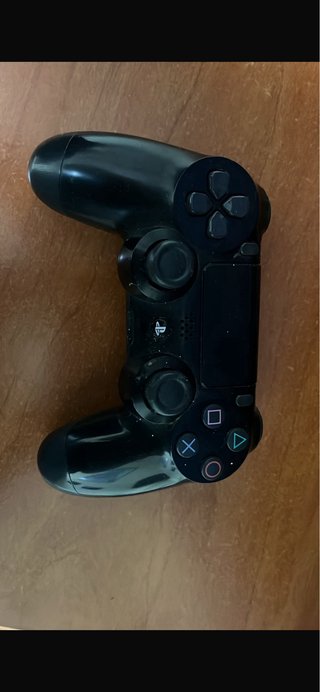 PS4 500 GB Negra mas mando sony