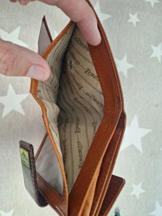 Cartera de piel Liberto