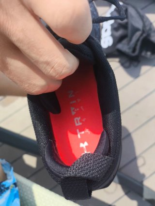 Zapatillas Under Armour Reign 6 Negras Nuevas