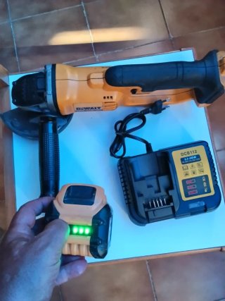 AMOLADORA RADIAL DEWALT BATERÍA DCG412