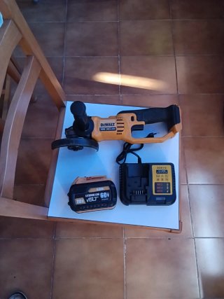 AMOLADORA RADIAL DEWALT BATERÍA DCG412