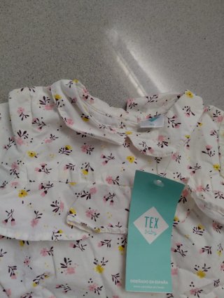 Camisa bebé 9 meses floral blanca sin estrenar