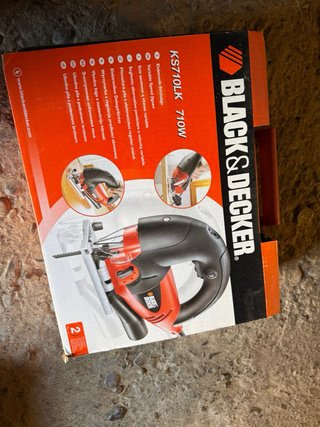 Sierra de calar Black & Decker 710W