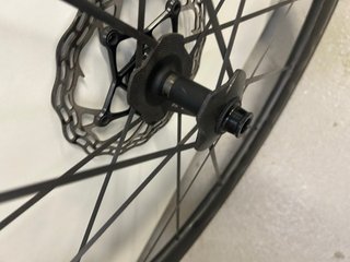 Ruedas Cadex Max40