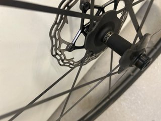 Ruedas Cadex Max40