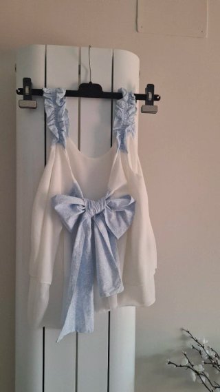 Blusón abierto atrás con lazada Talla M