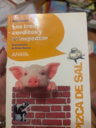Los tres cerditos y el inspector