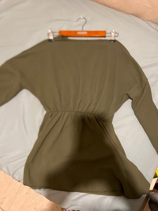 Blusa verde cruzada manga larga