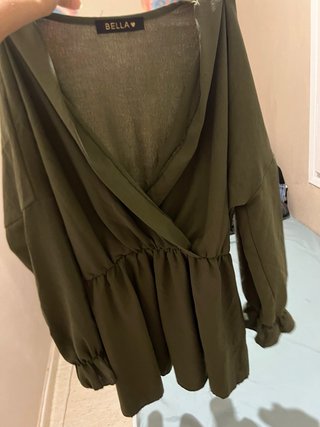 Blusa verde cruzada manga larga