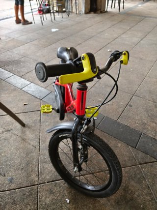 Bicicleta infantil BTWIN roja