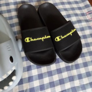 2 Pares Chanclas Tiburón y Champion
