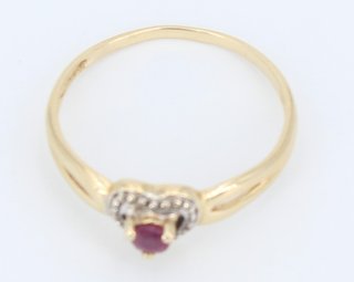 Anillo Corazón Bico Oro 18k, 1,65gr. Ref. G-349.