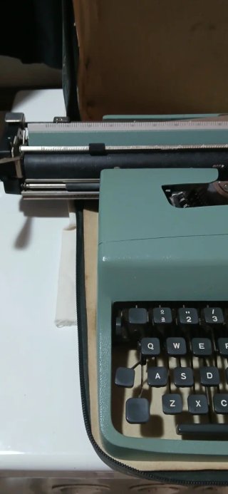Maquina escribir olivetti lettera 32