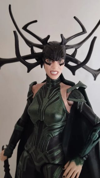 Hela con Cabeza Especial Marvel Legends