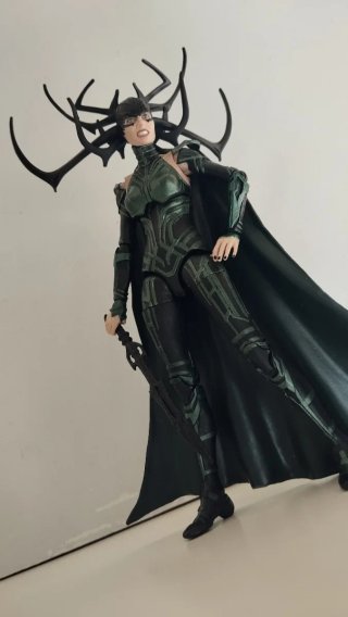 Hela con Cabeza Especial Marvel Legends