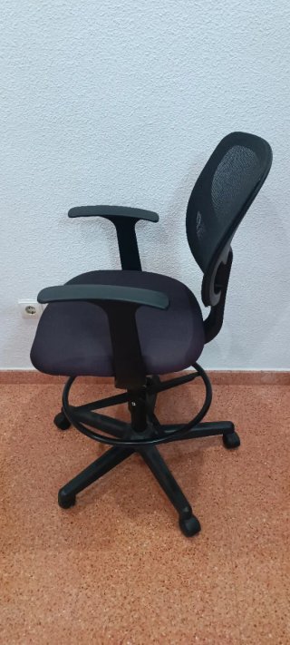 Silla de escritorio/dibujo regulable en altura