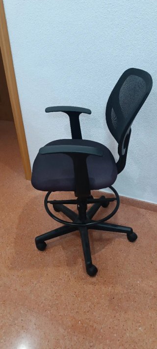 Silla de escritorio/dibujo regulable en altura