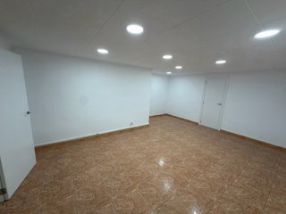 Nave industrial reformada de 910 m² + 110 m²