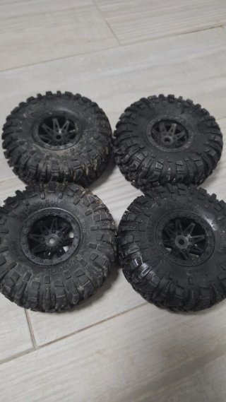 Crawler RC 1/10 amarillo