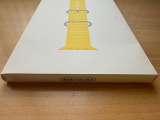 Apple Watch ULTRA 49mm. Yellow Ocean Band
