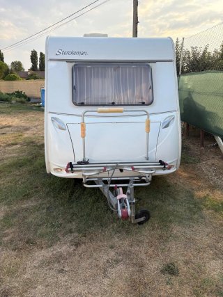 Caravana Sterckeman Starlett 370CP - 750kg 4 plaza