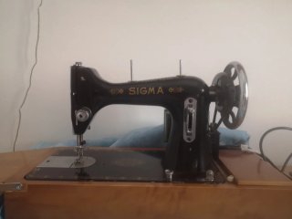 Máquina de coser antigua SIGMA