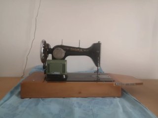 Máquina de coser antigua SIGMA