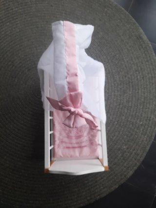 Cuna balancín de madera para muñecas