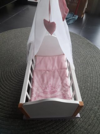 Cuna balancín de madera para muñecas