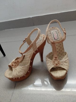 Sandalias de lino con tacón