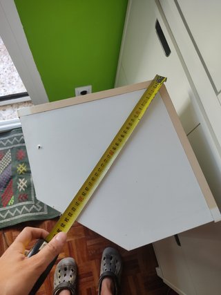 Estantería esquinera blanca