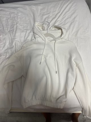 Sudadera blanca con capucha