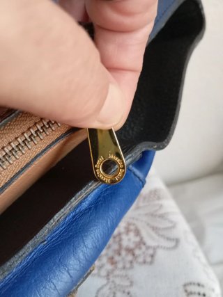 Bolso Massimo Dutti piel azul y negro