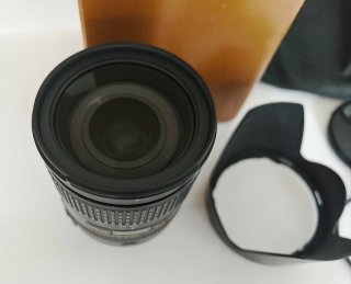 Nikon AF-S 28-300mm f/3.5-5.6G ED VR + filtro