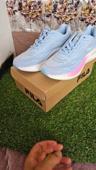 Zapatillas Fila Azules y Rosas