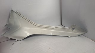 Tapa lateral trasera derecha para Honda, SH50. REF. 83500-GBY-9100