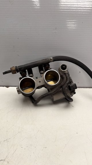 Rampa inyección para Bmw, F 750 GS. Ref. 13548564772