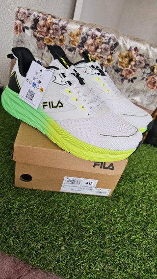 Zapatillas Fila Blancas y Verdes